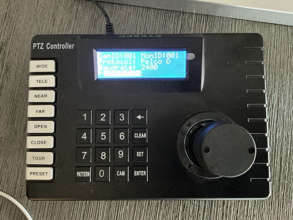 PTZ CONTROLLER W ADAPTOR EYESEE PTZ CONTROLLER USED TURNS ON UNTESTED 